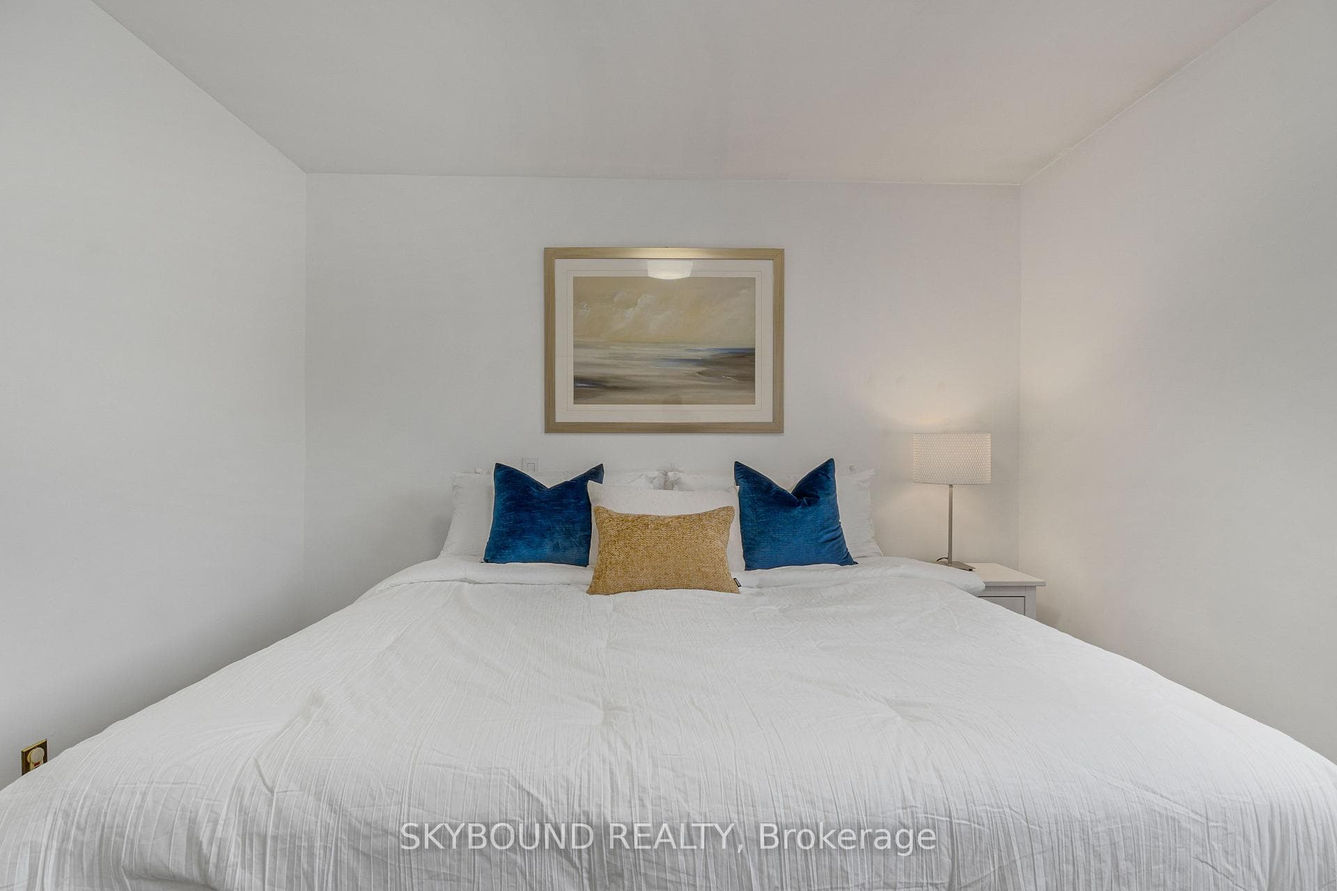 11 Addington Crescent photo 17