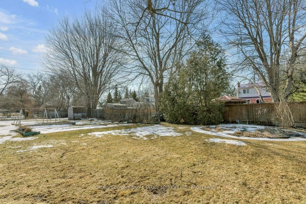 90 Hillendale Avenue photo 40