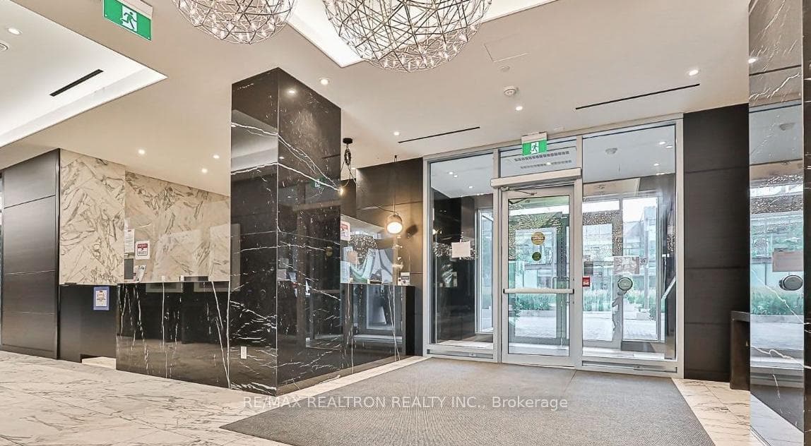 31 Tippett Road Unit 636 photo 4