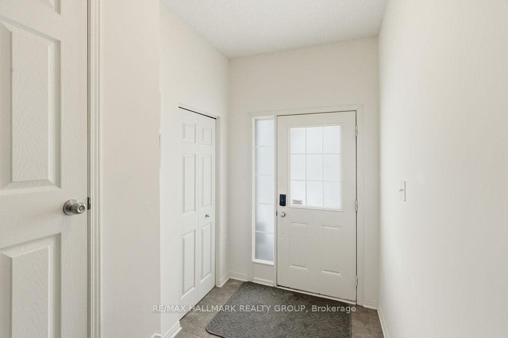 79 Chesapeake Crescent photo 2