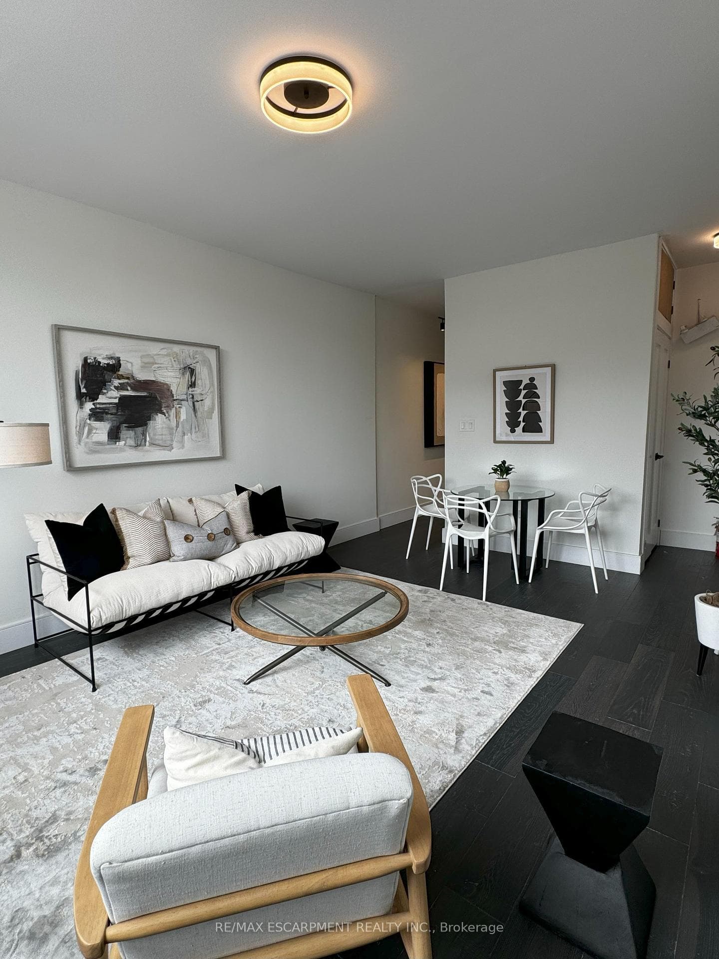 307 1/2 BARTON Street Unit 7 photo 2