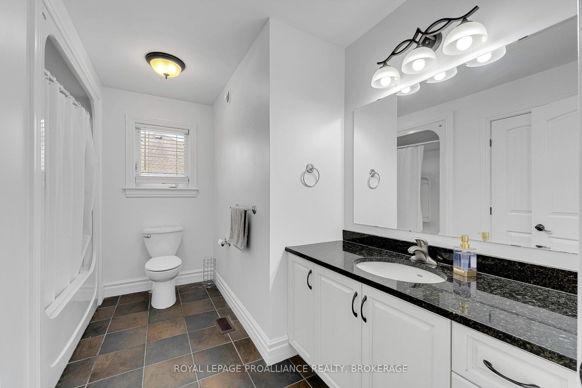 81 Kenwoods Circle photo 18