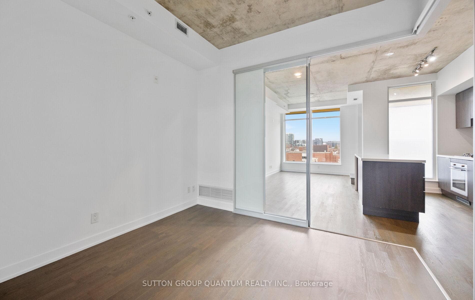 109 Ossington Avenue Unit 502 photo 14