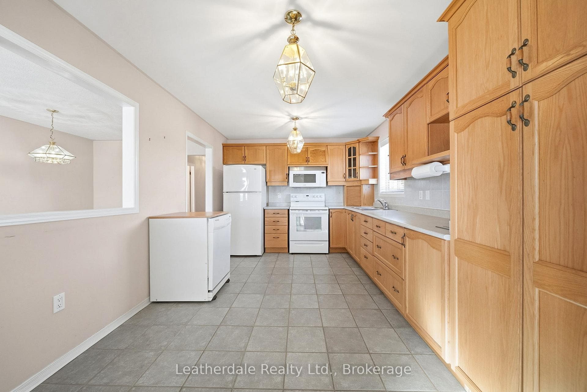 133 Julia Crescent photo 15