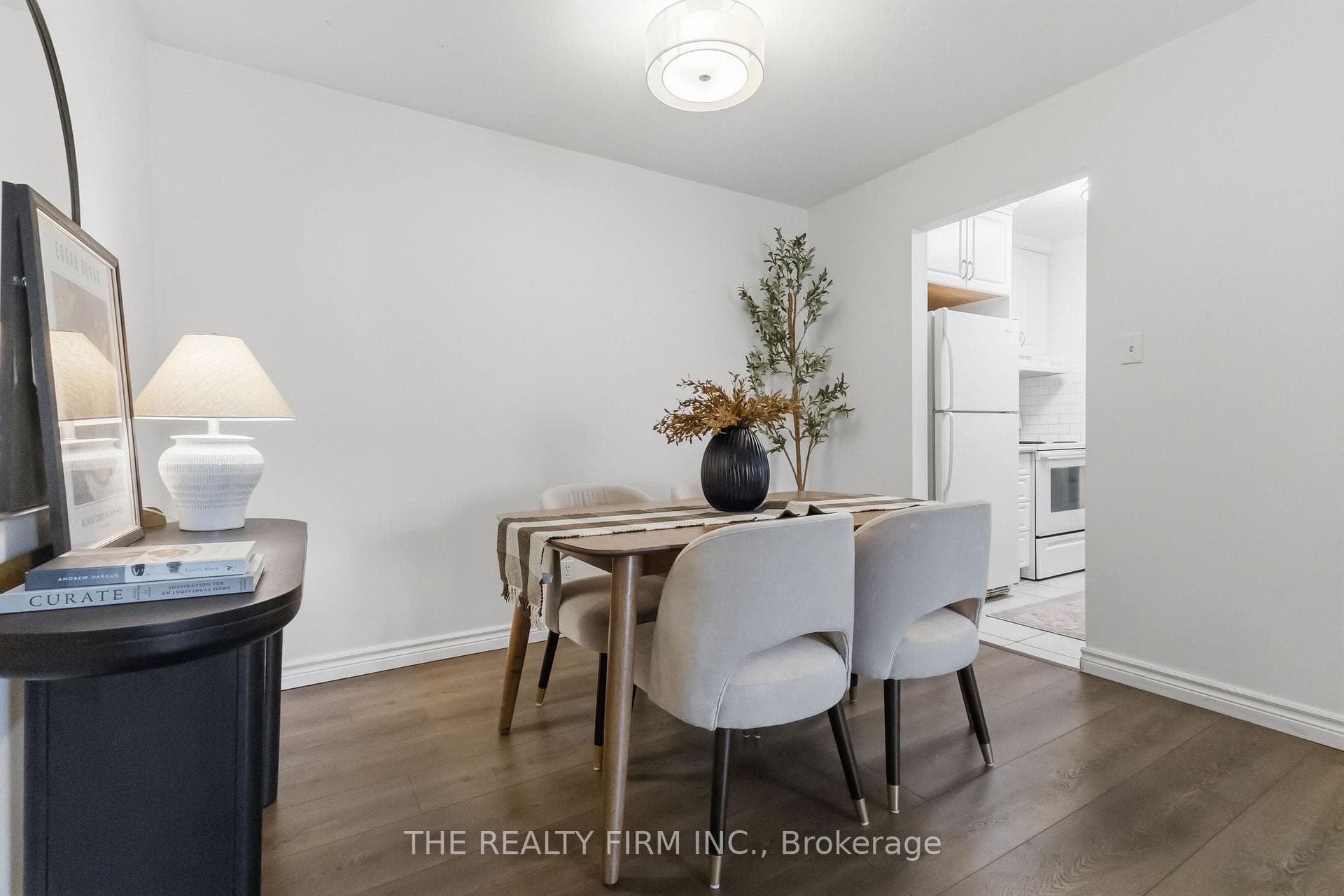 733 Deveron Crescent Unit 210 photo 12