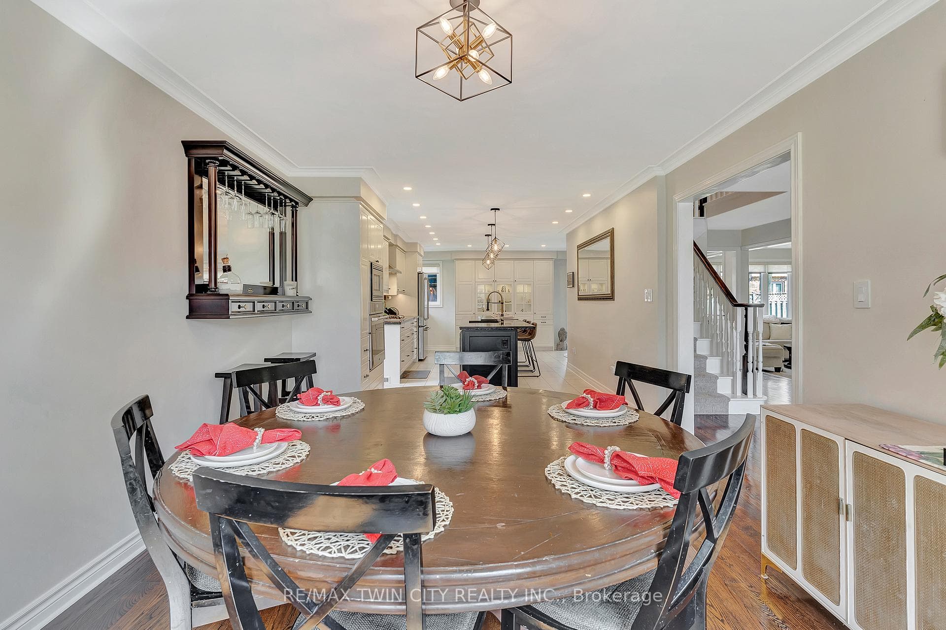 14 McCrimmon Court photo 7