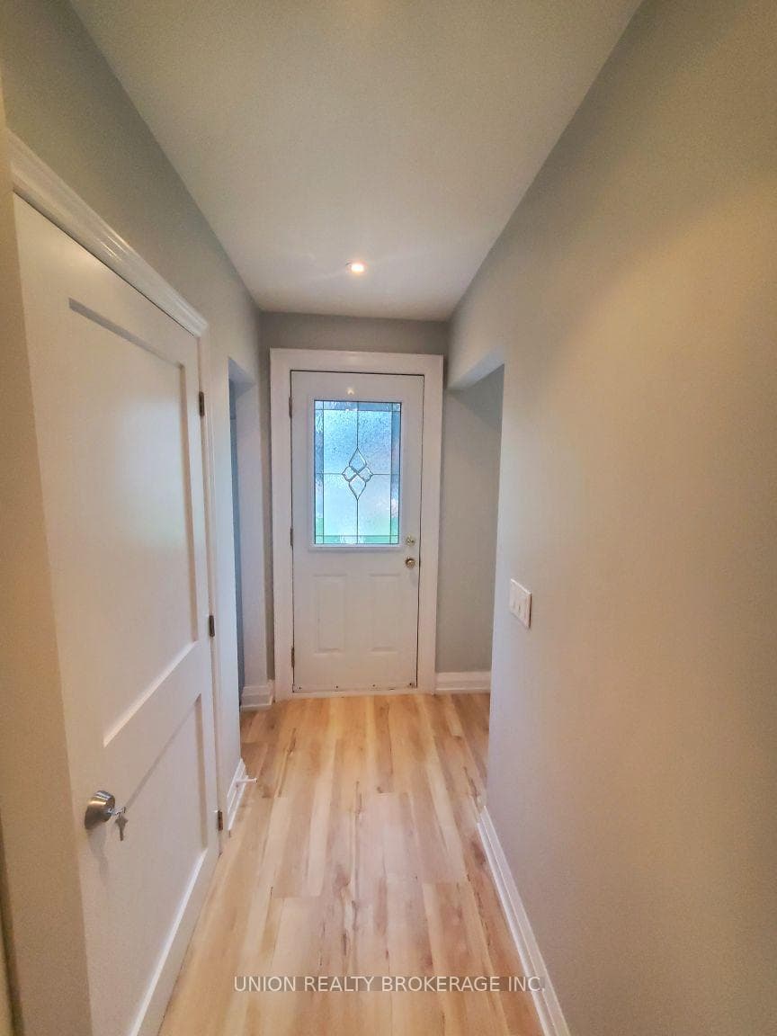 40 Winston Avenue Unit Main photo 2