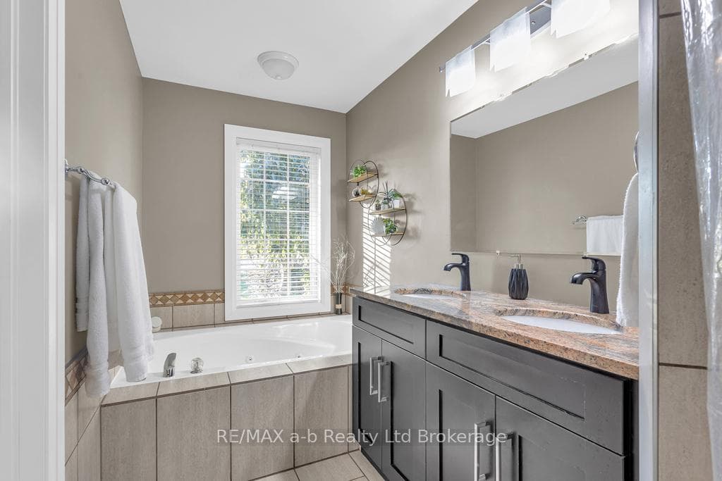 9442 Richmond Road photo 25