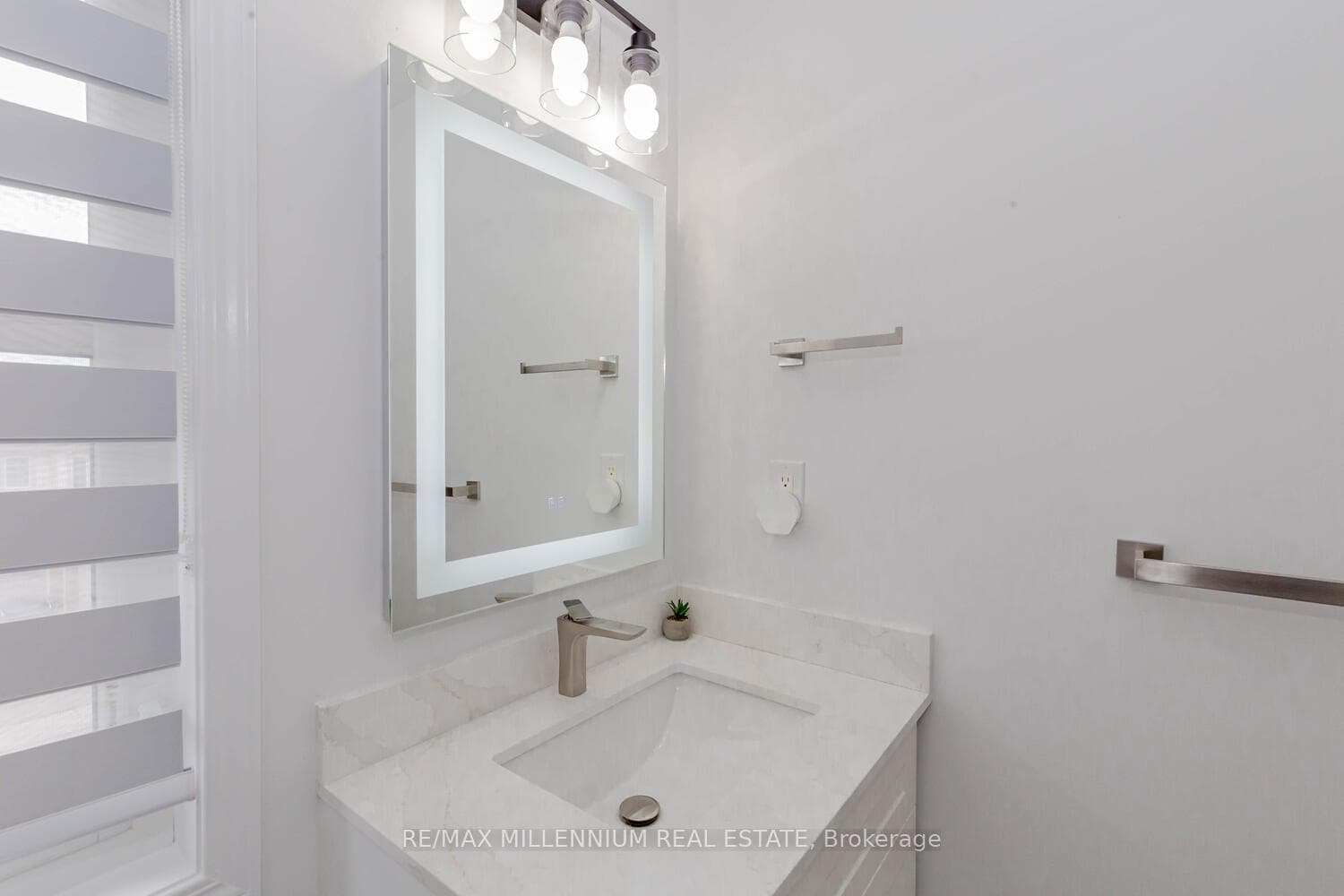 882 Brassard Circle photo 29