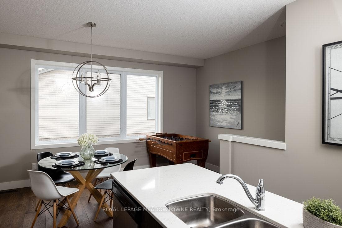 2144 Meadowgate Boulevard photo 3
