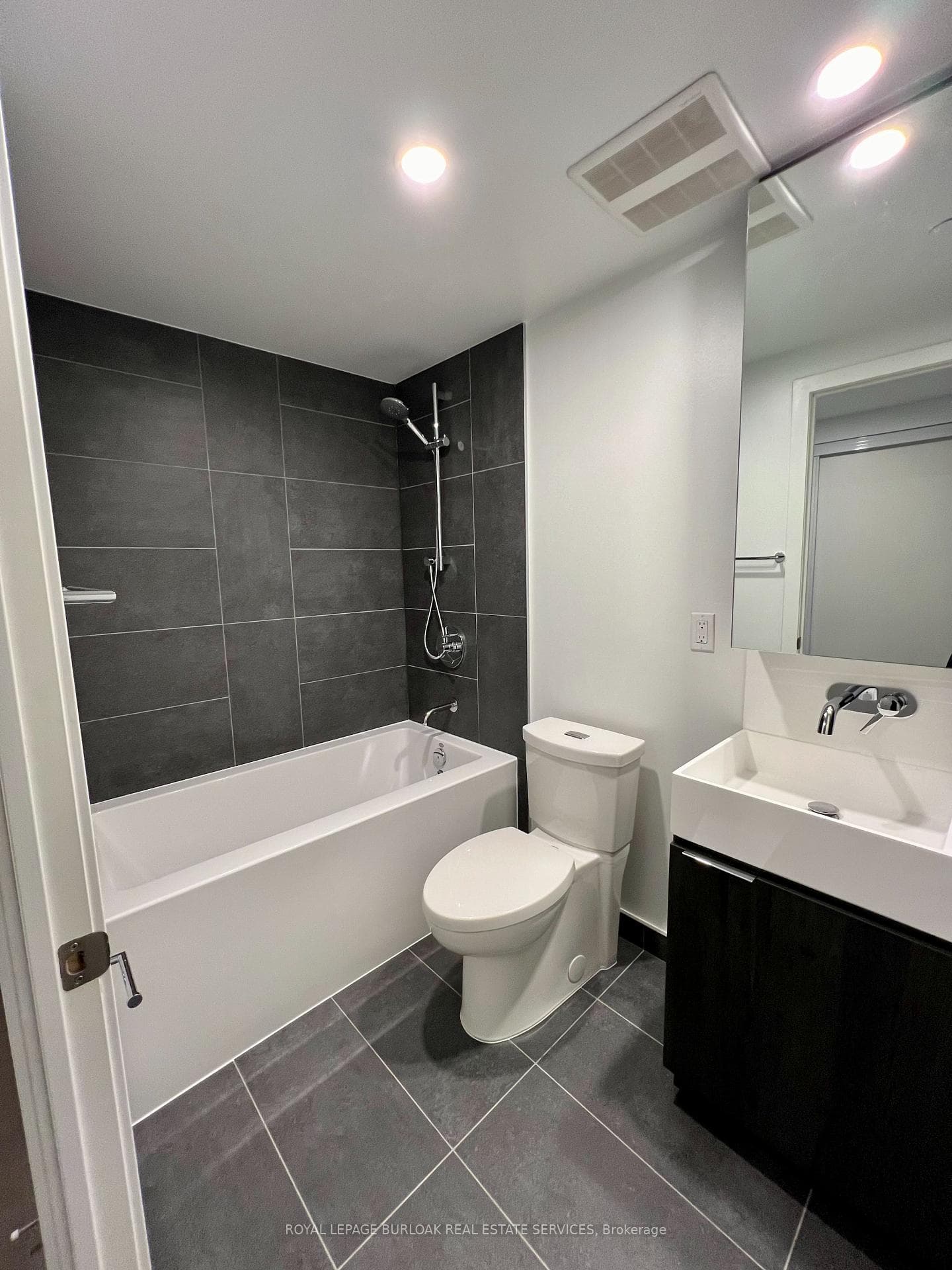 370 Martha Street Unit 212 photo 12