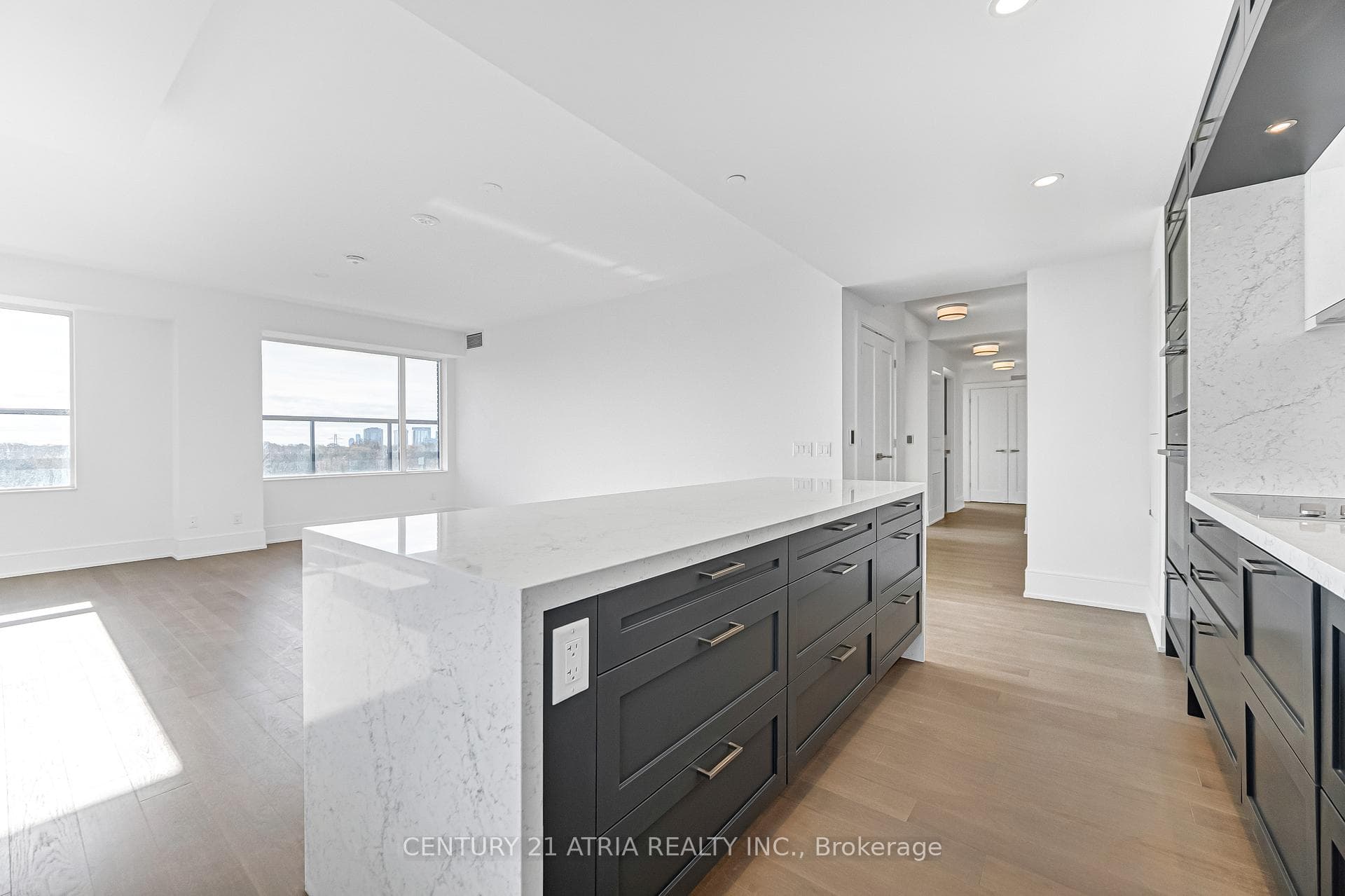 259 The Kingsway N/A Unit 606 photo 10