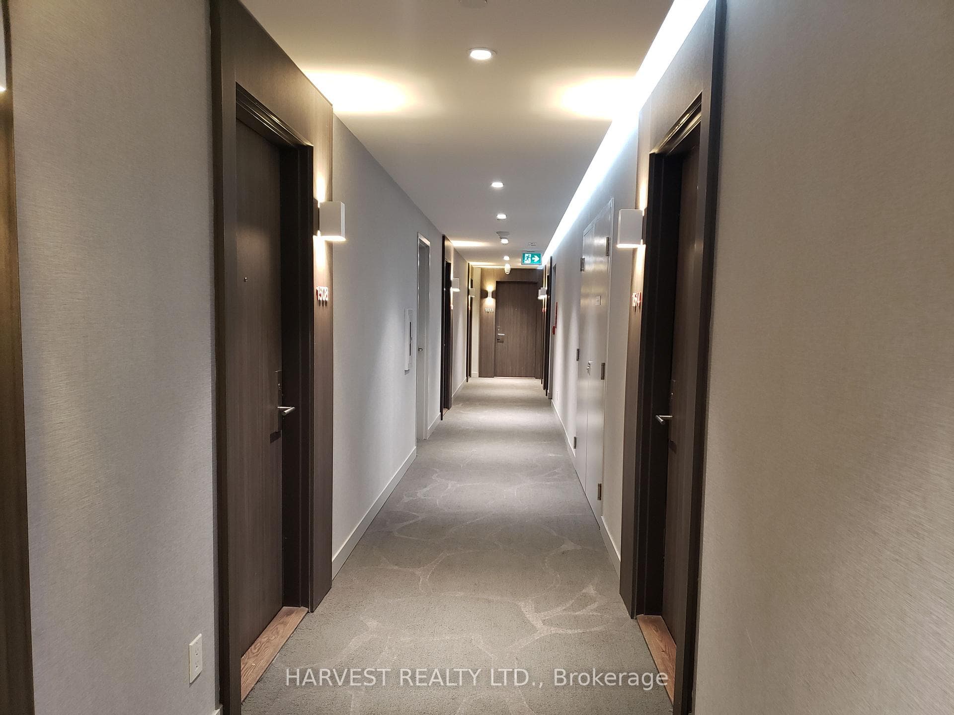 185 Roehampton Avenue Unit 1513 photo 9