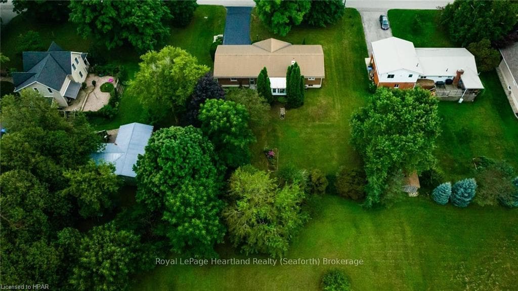 410 HOLMES Street photo 35
