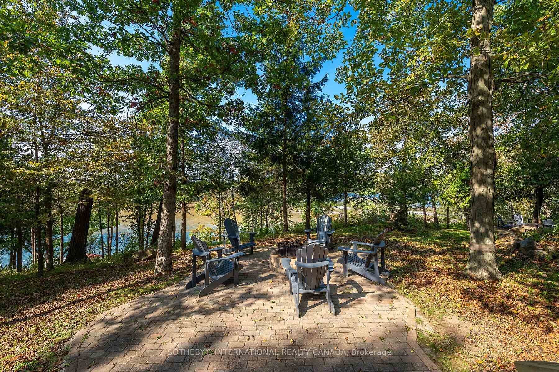 345 Thousand Islands Parkway photo 22