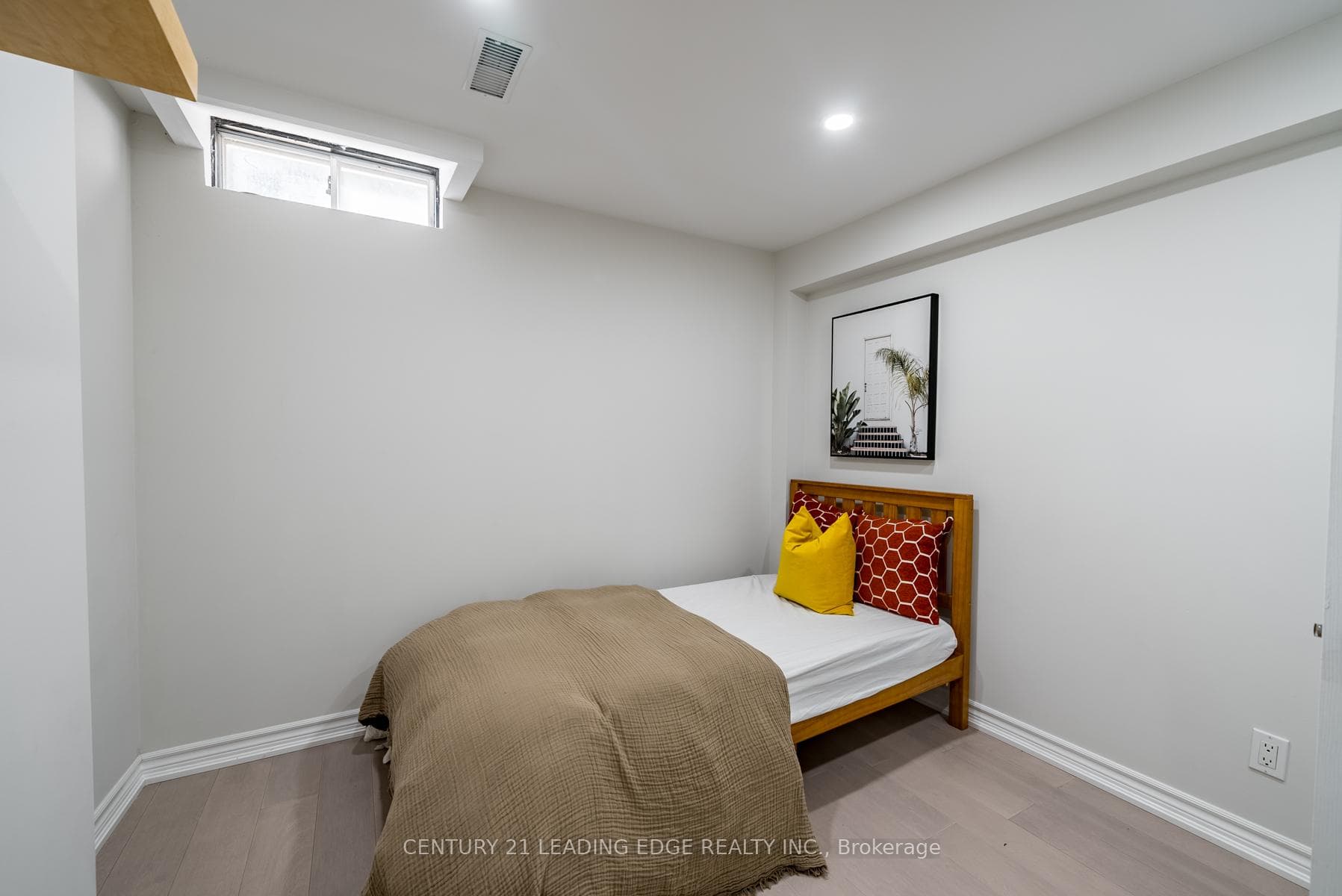 1001 Sandcliff Drive photo 34