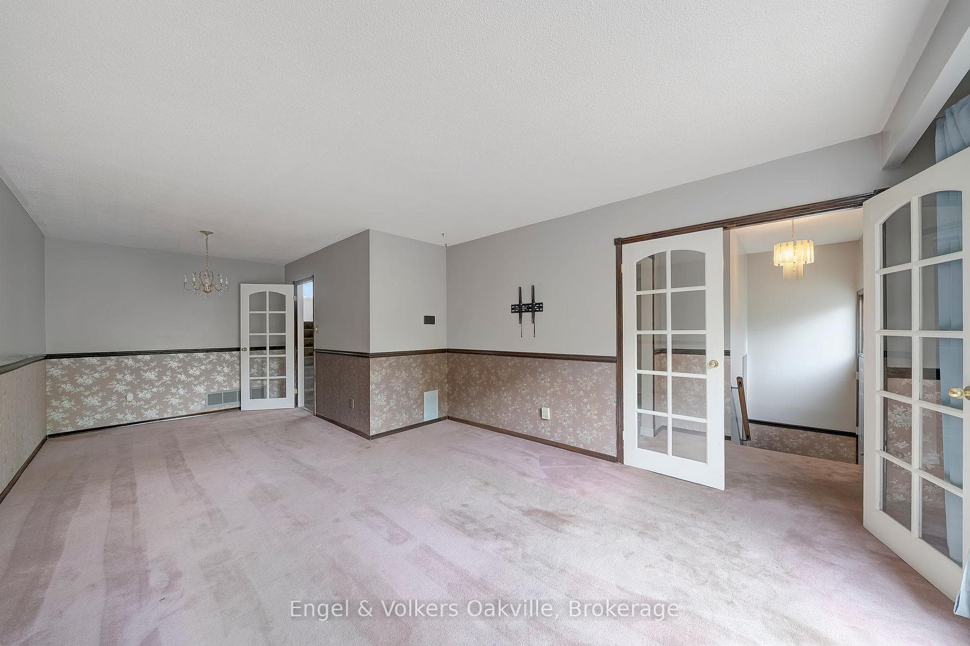 1487 Kenilworth Crescent photo 5