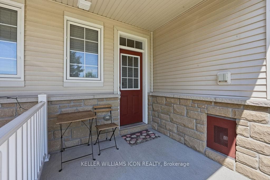 493 Ashbourne Crescent photo 3