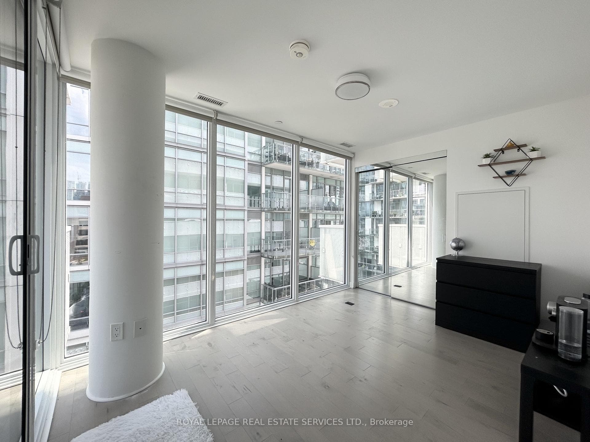 15 Queens Quay Unit 607 photo 11