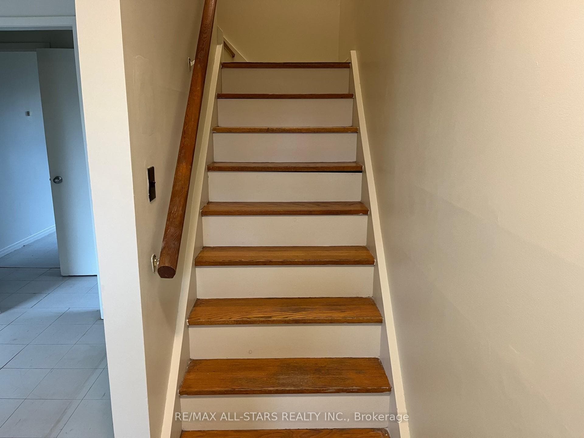 51 Maryknoll Avenue photo 7