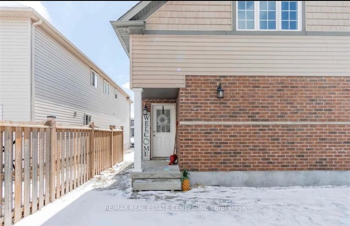 196 Woodbine (Lower) Avenue photo 3