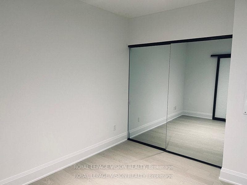 505 Glencairn Avenue Unit 211 photo 10