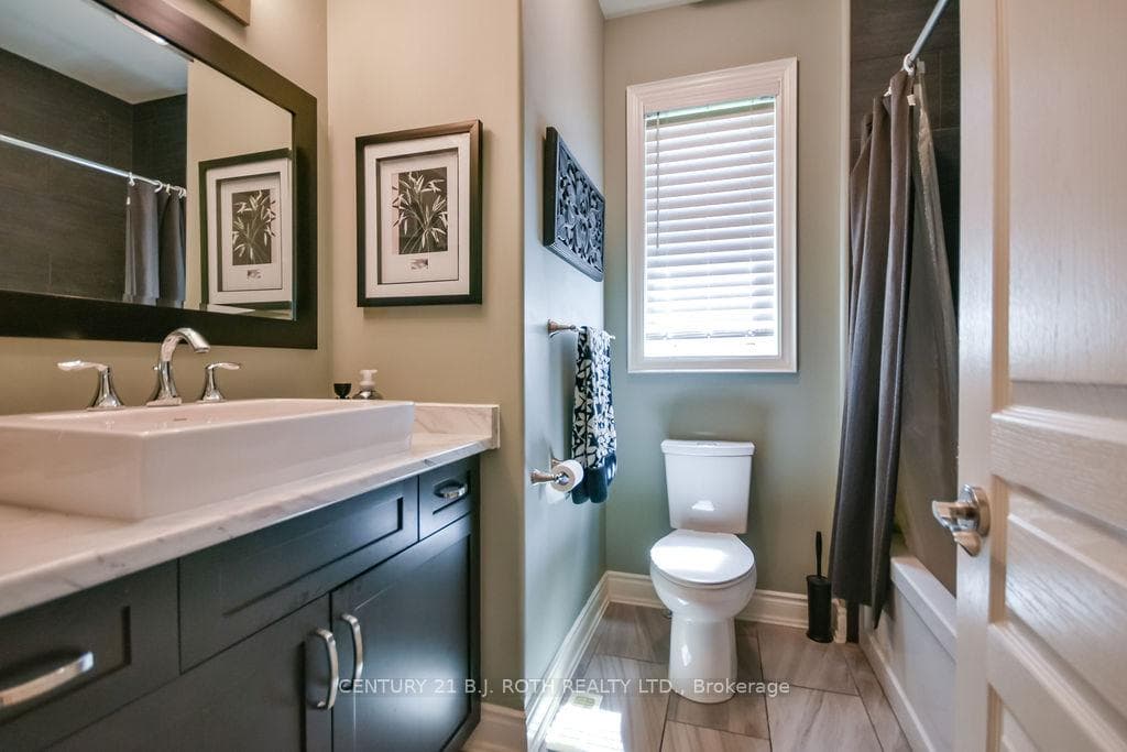 2 Roy Hickling Drive photo 19