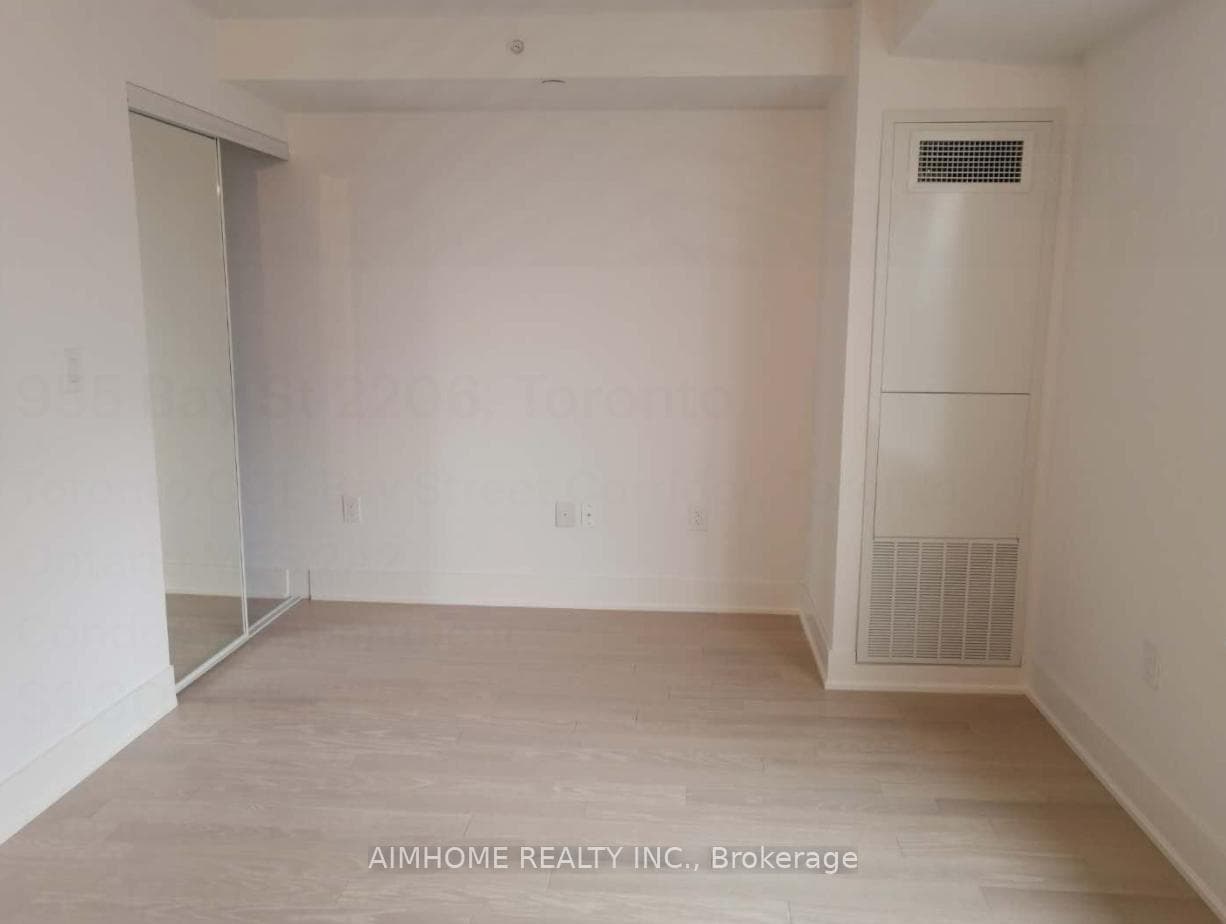 955 Bay Street Unit 2106 photo 8