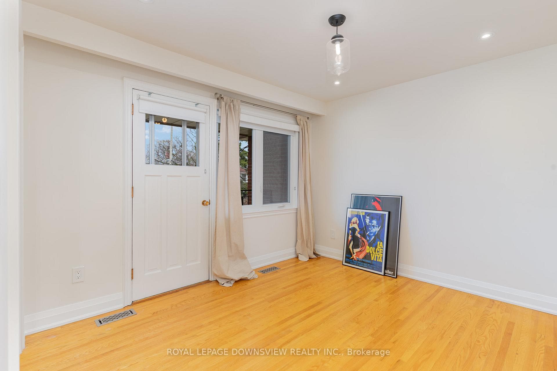 147 Ascot Avenue photo 11