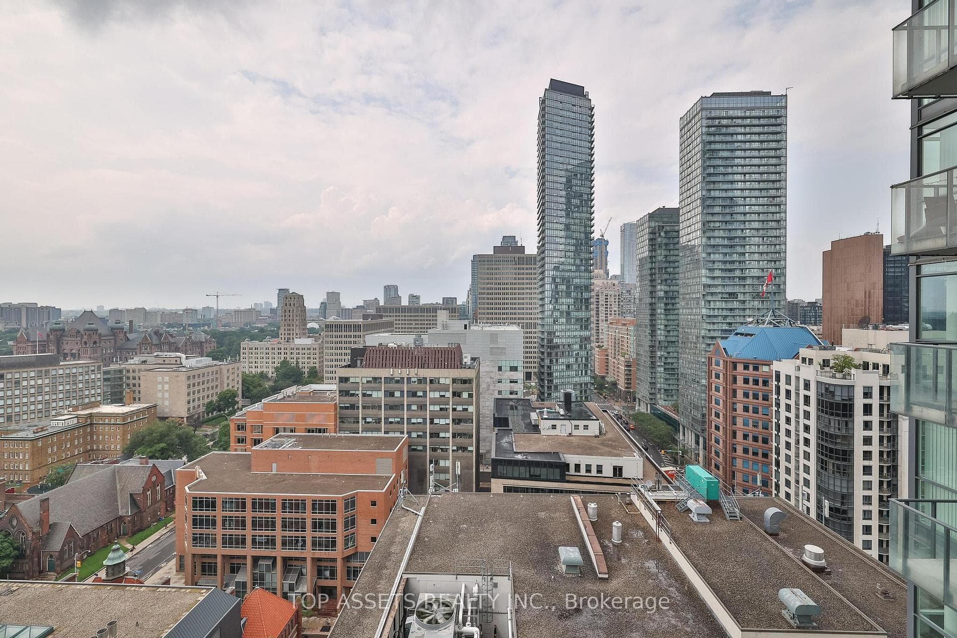 770 Bay Street Unit 2112 photo 14