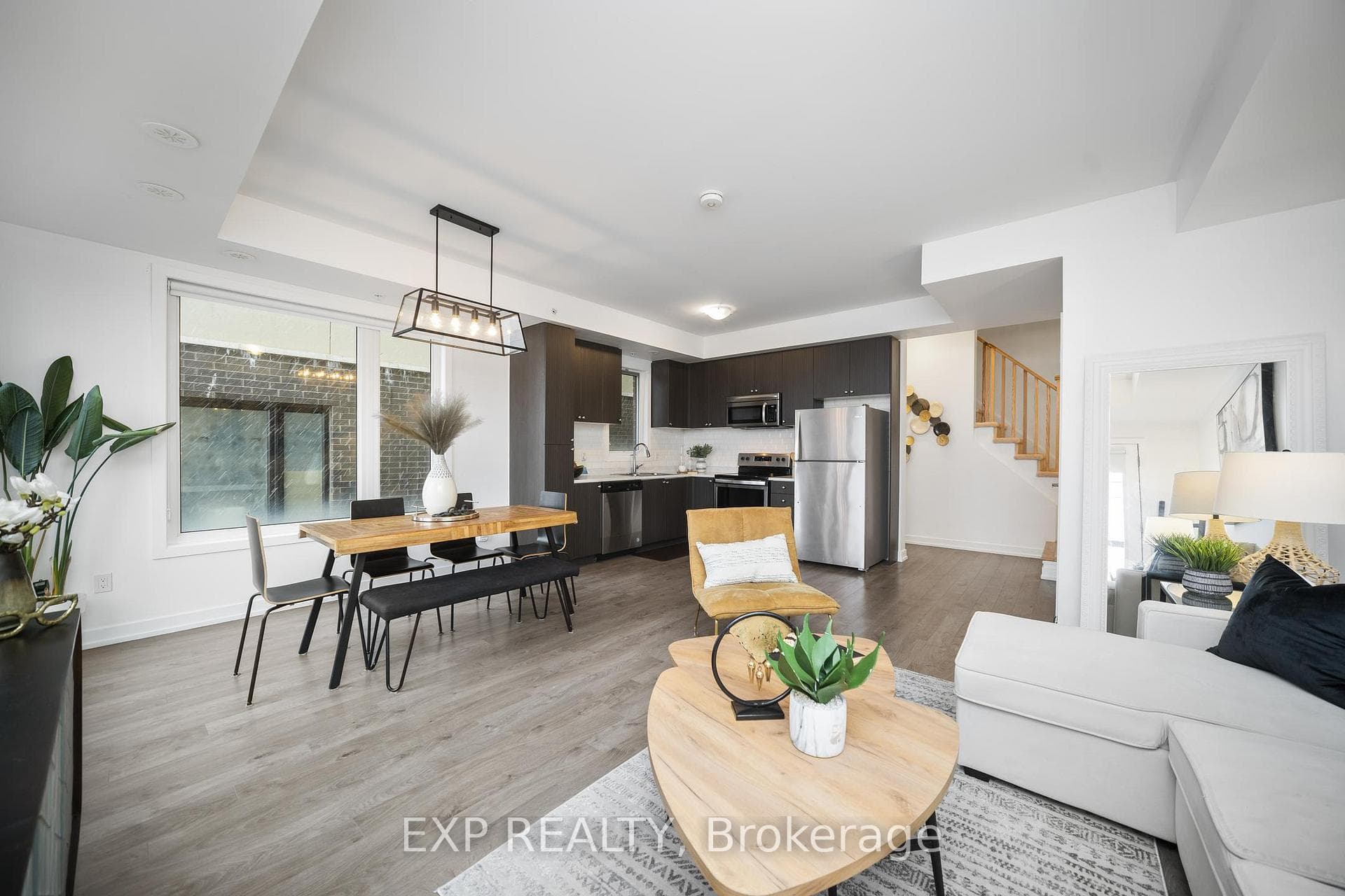 1555 Kingston Road Unit 220 photo 4