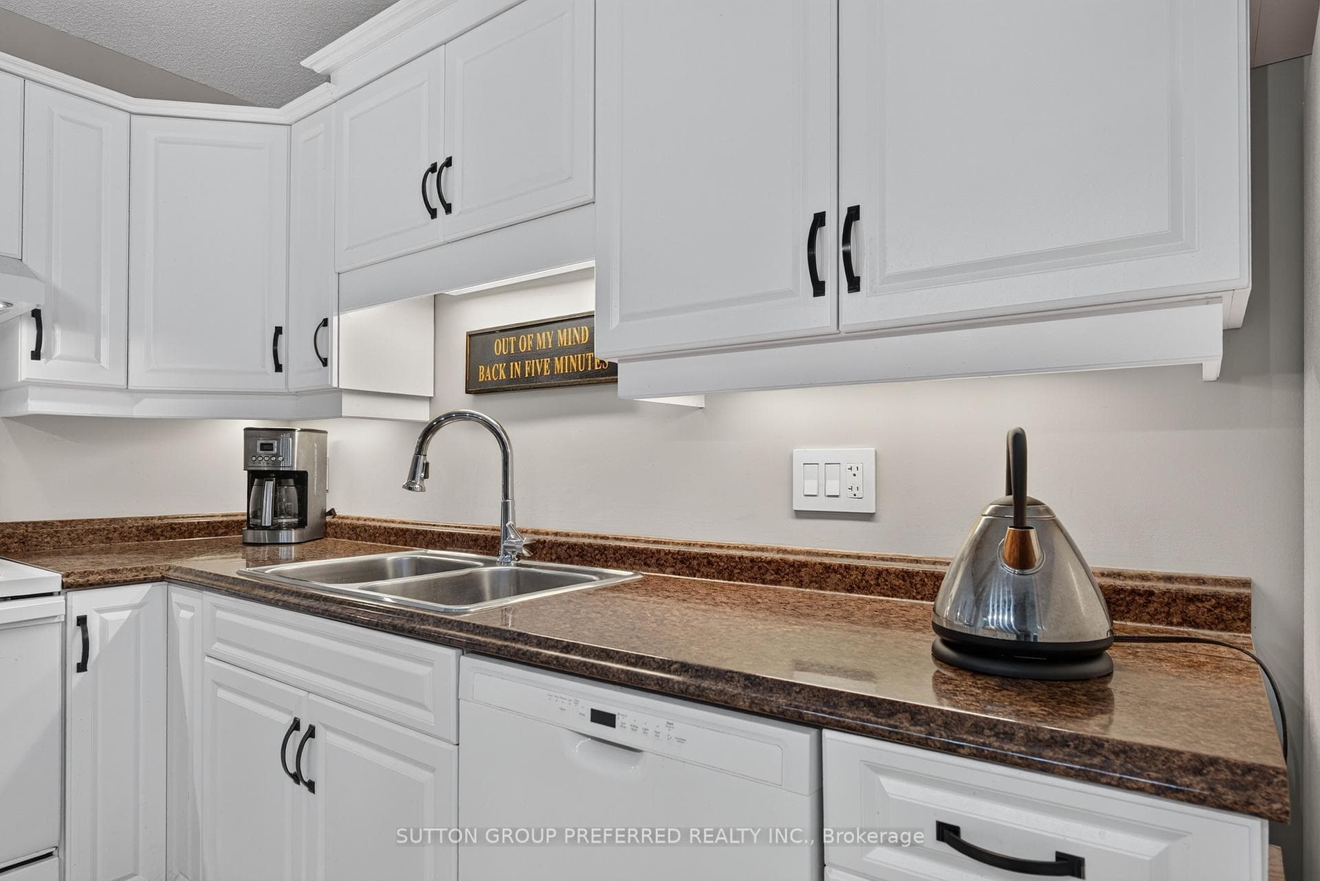 20 Windemere Place Unit 6 photo 17