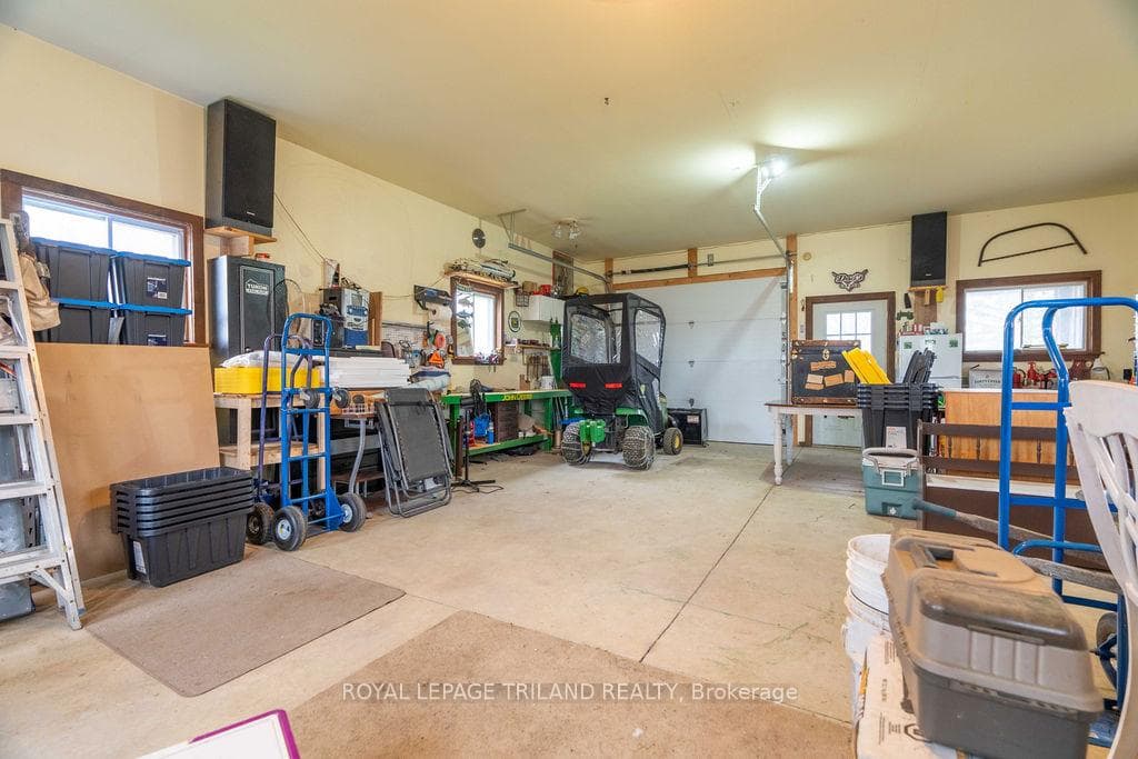 22410 MCARTHUR Road photo 32