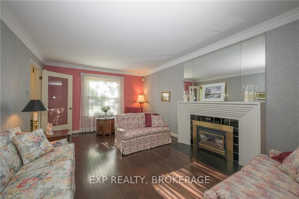 38 BRAEMAR Crescent photo 7