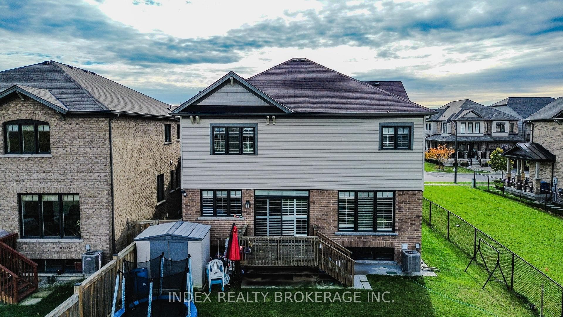 268 Crafter Crescent photo 32