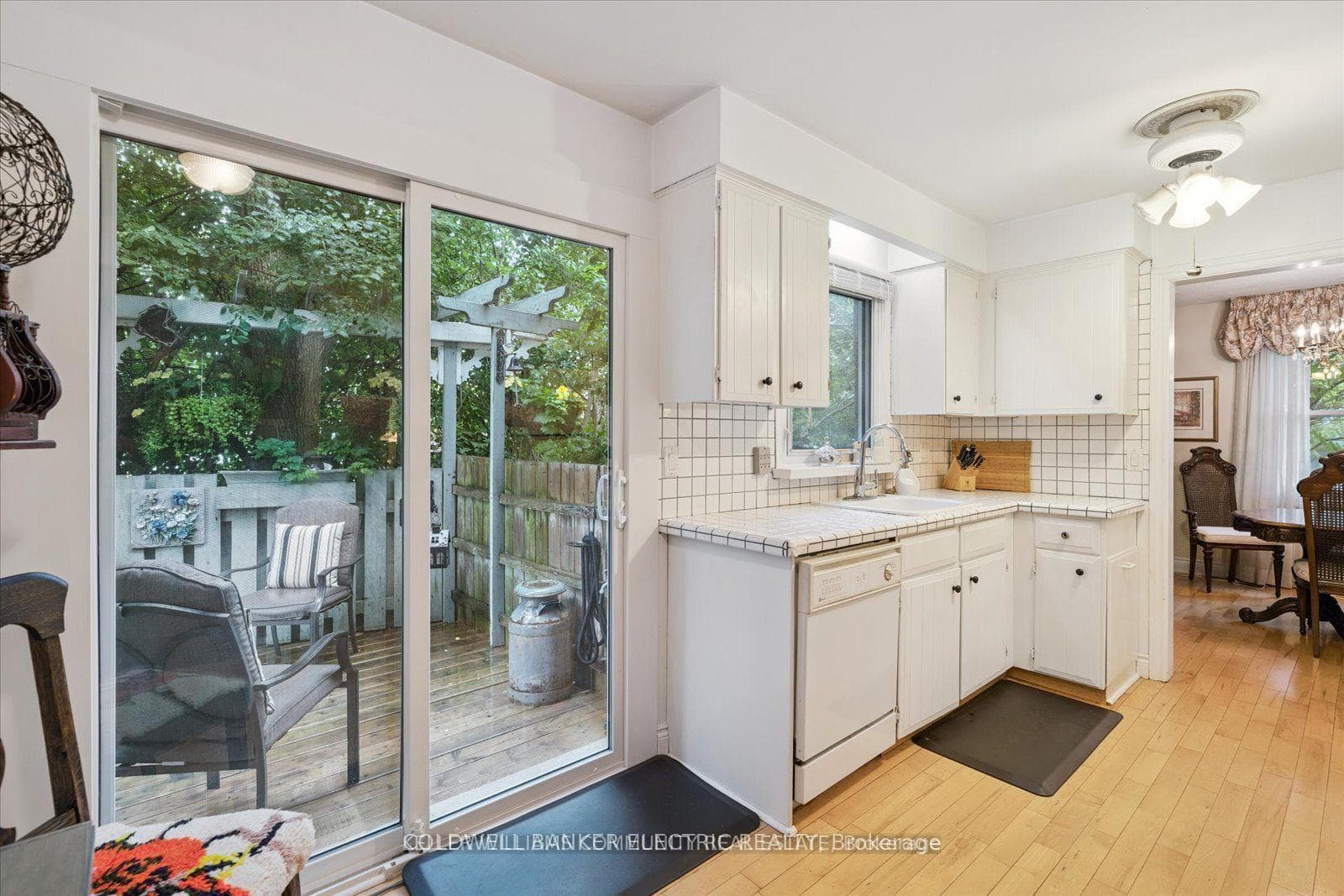 11 Bayleaf Court photo 11