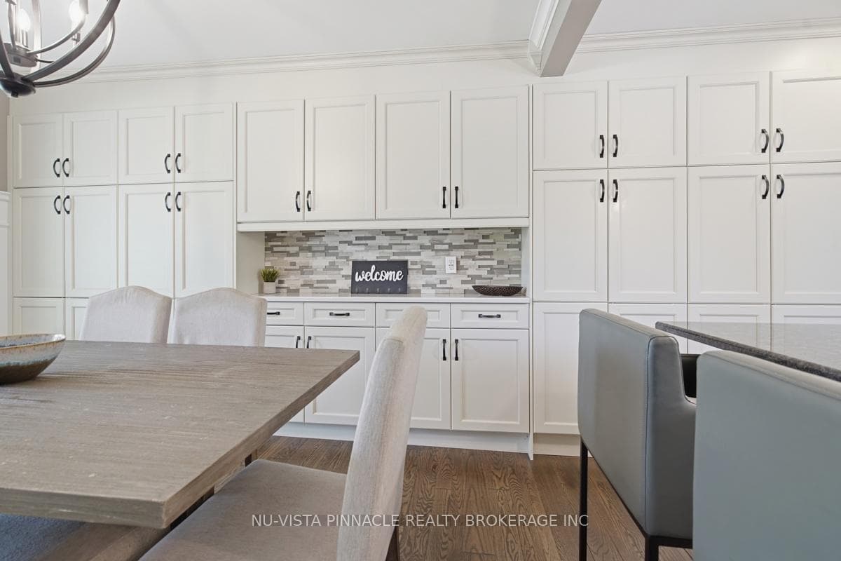 11 Runnymede Crescent photo 8