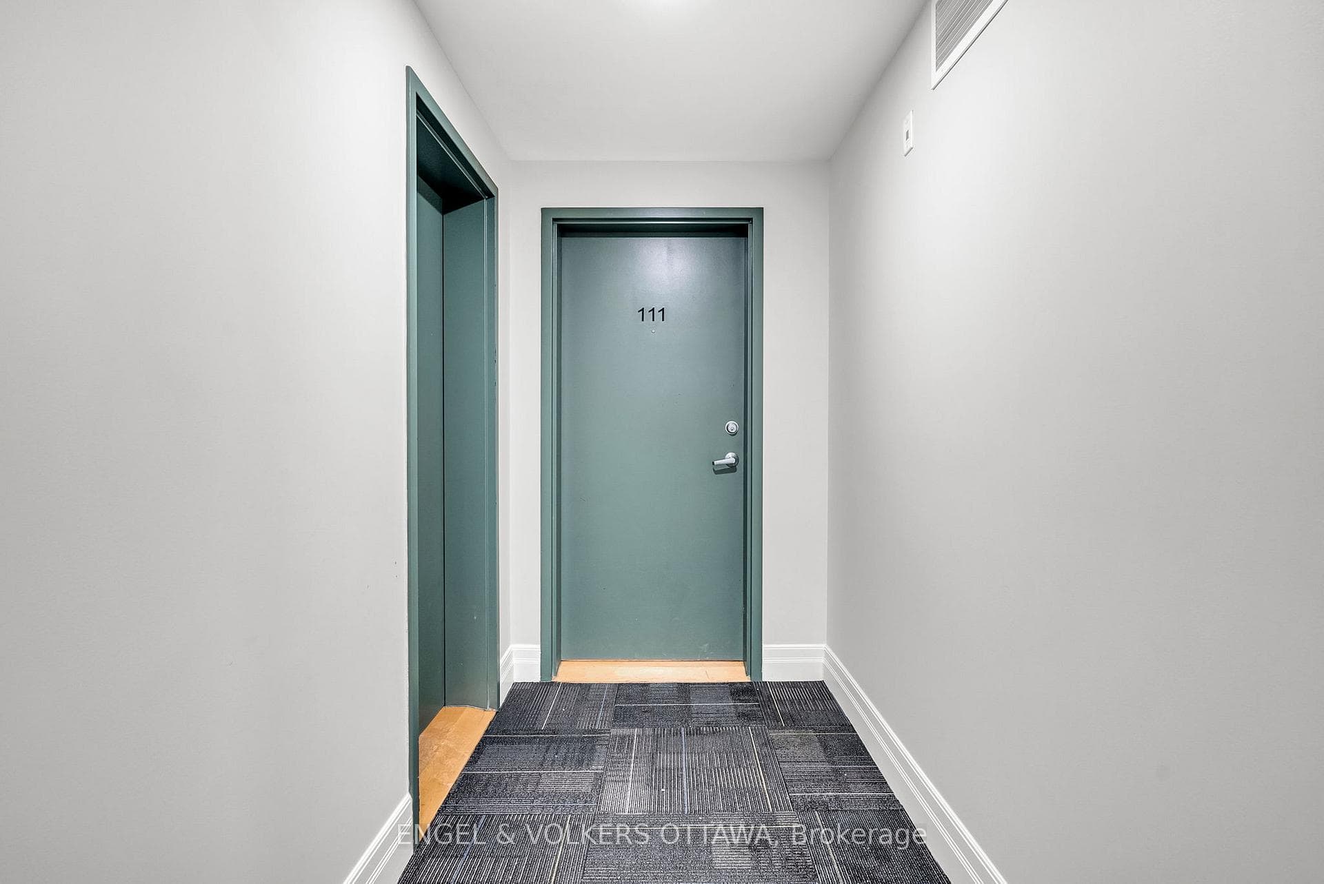 950 Marguerite Avenue Unit 111 photo 3
