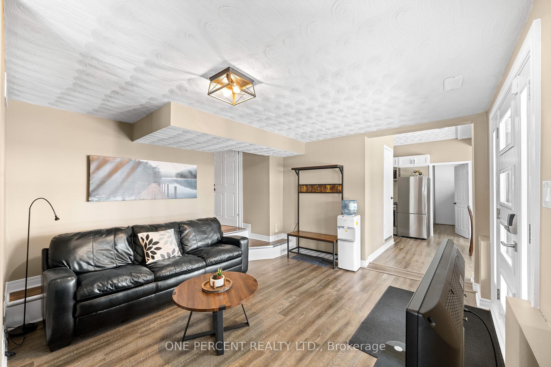 975 Fieldown Street photo 35