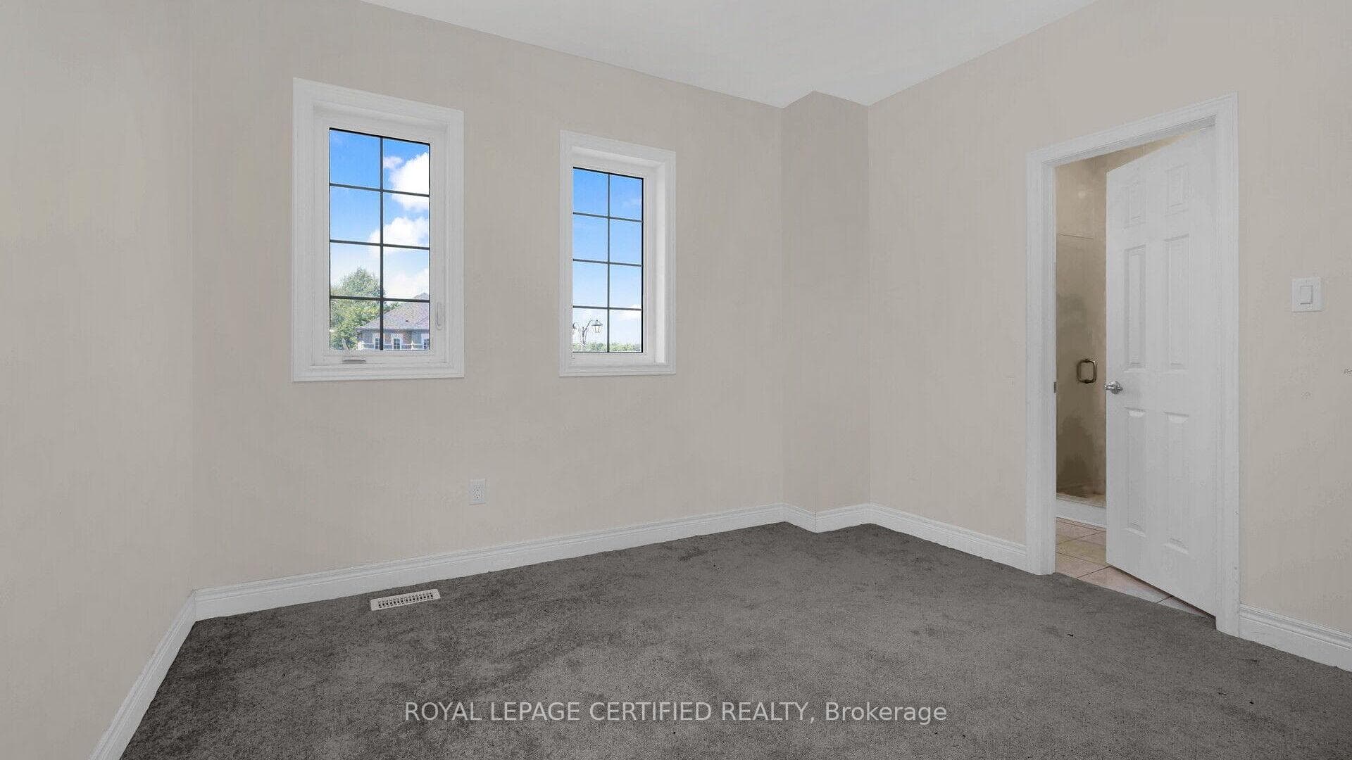 10096 Tenth Line photo 26
