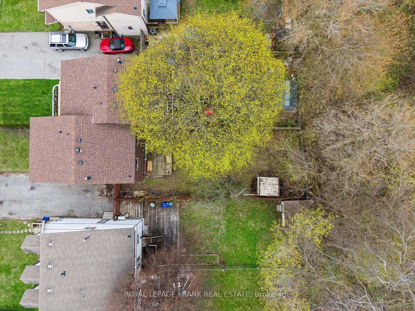 572 Camelot Drive photo 43