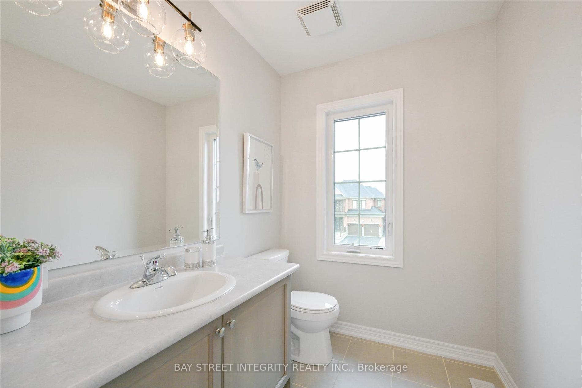 99 Greenspire Avenue photo 32
