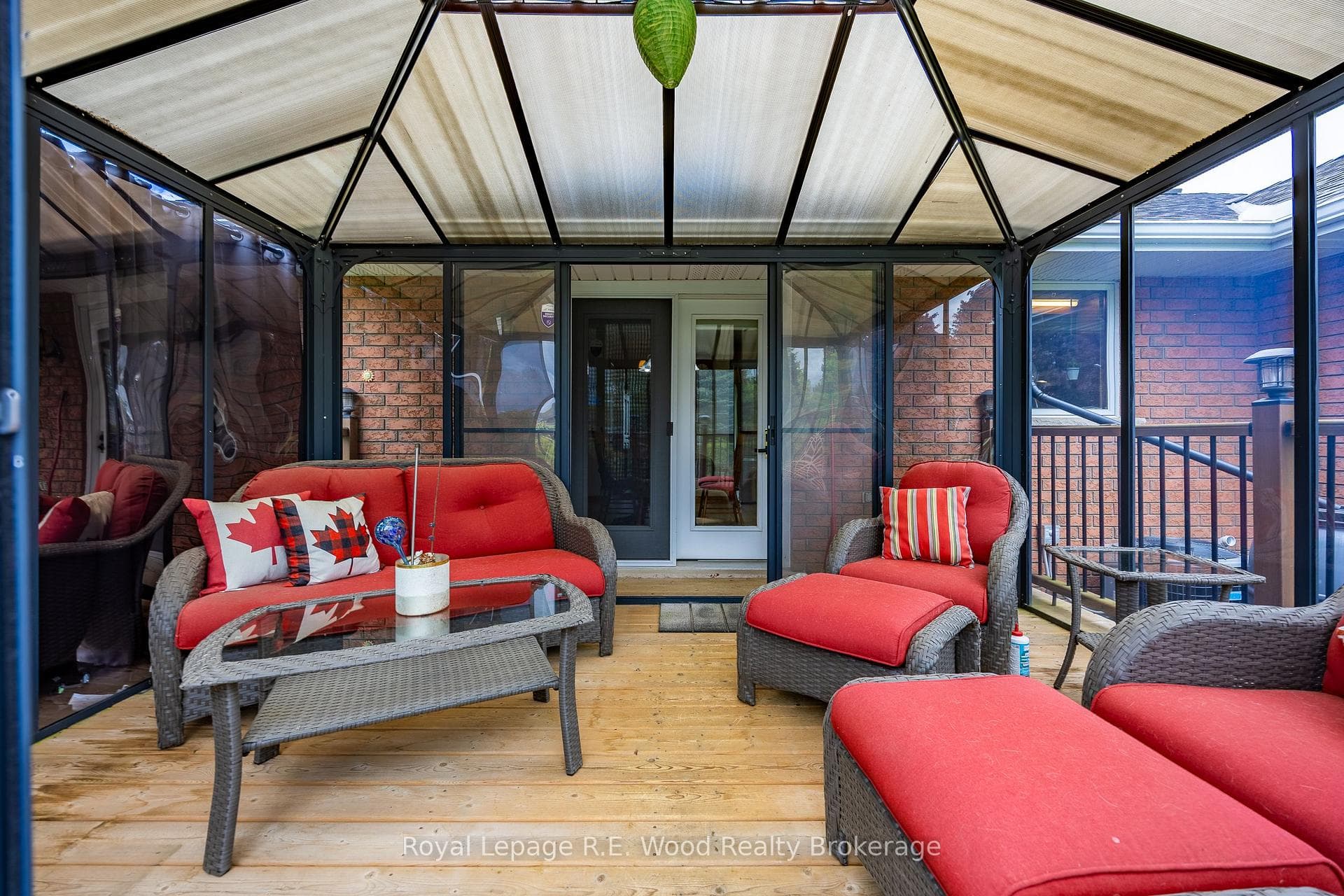 85 Parkwood Drive photo 42