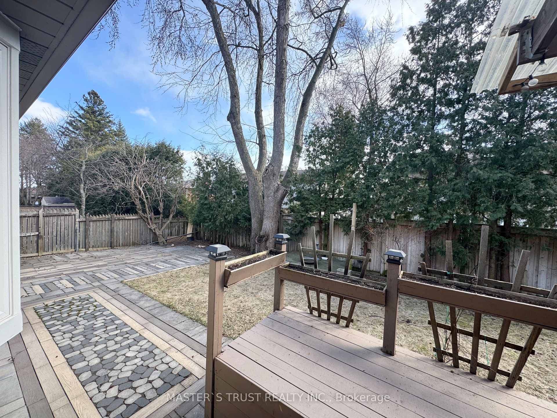 25 Cheval Drive photo 29
