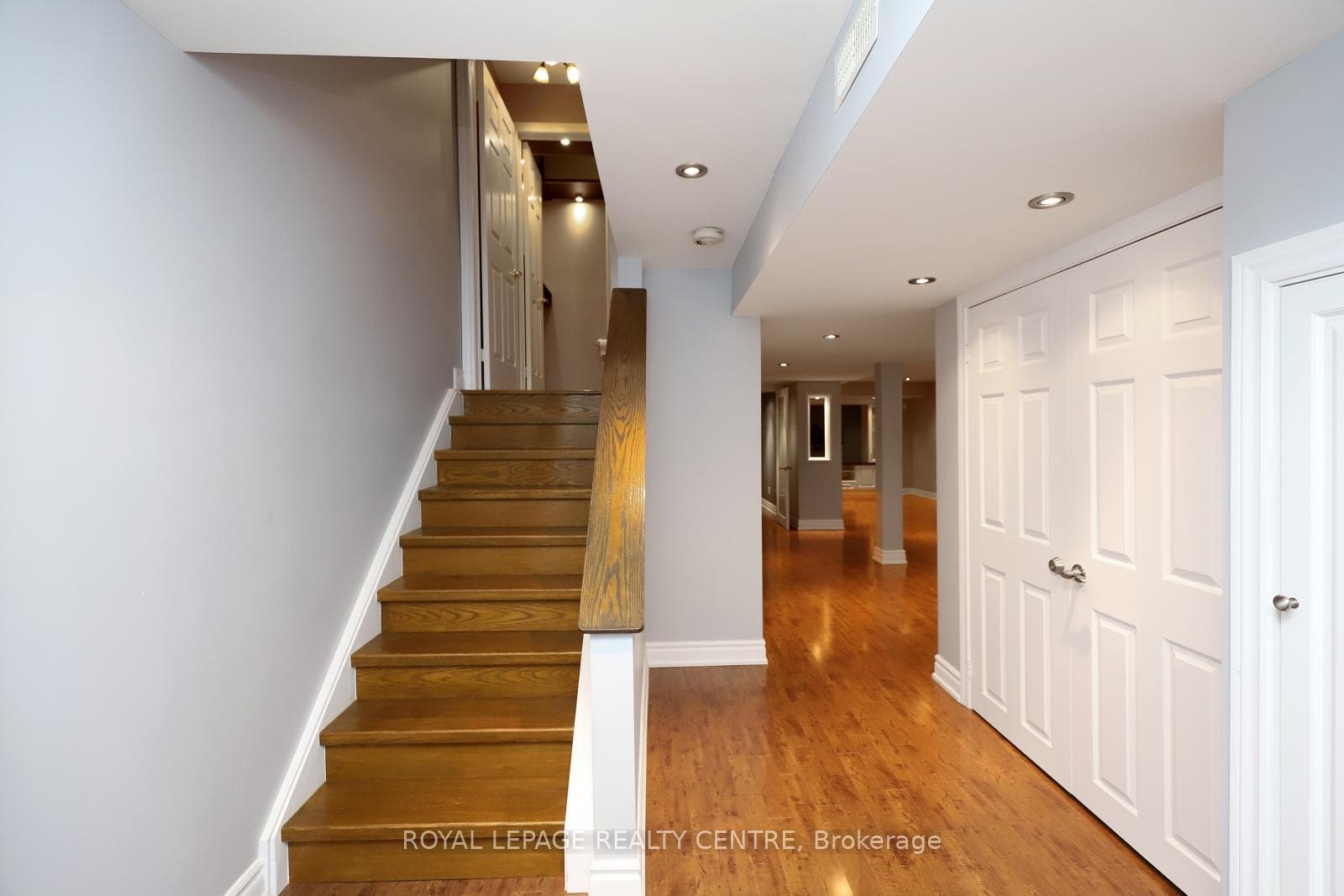 594 Navigator Drive photo 31