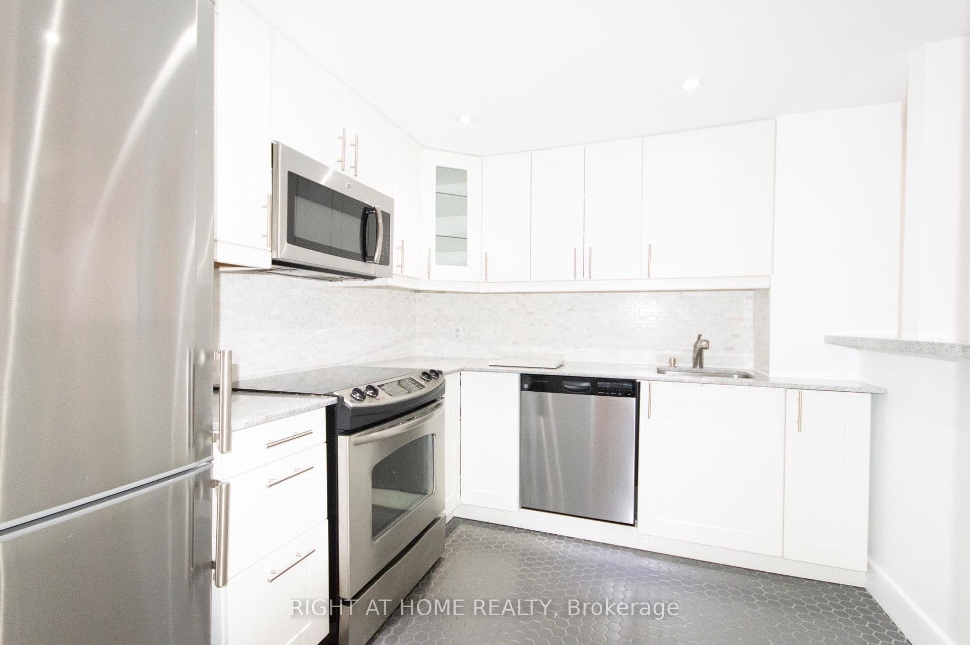 70 Douro Street Unit 269 photo 3