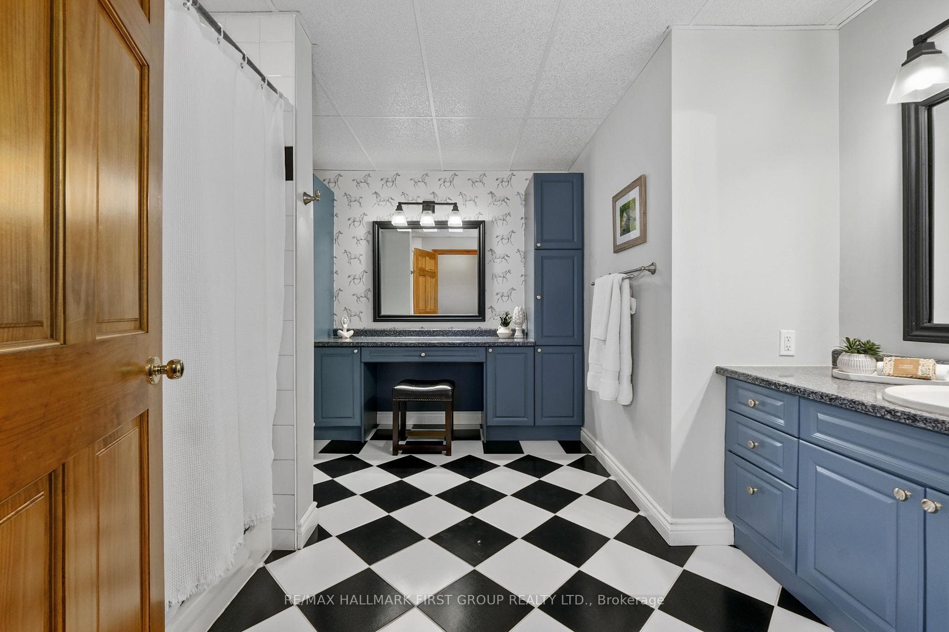 500 Honey Road photo 23