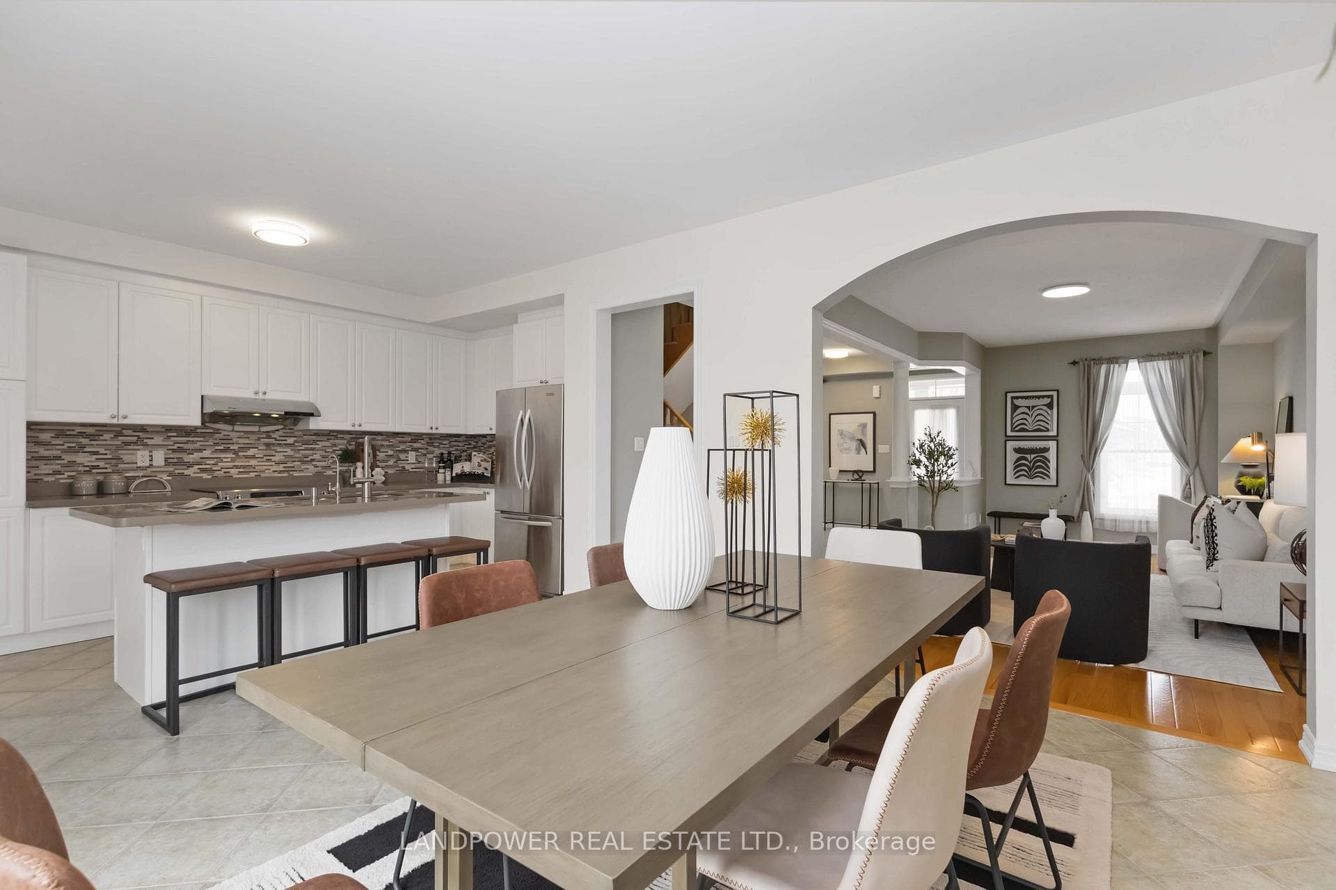 9 Russell Dawson Road photo 1