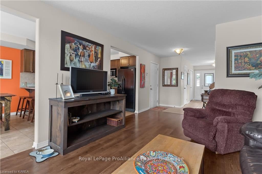 1455 ALBANY Drive photo 8