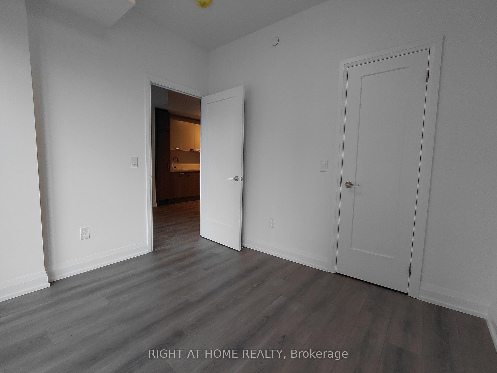 20 Soudan Avenue Unit 2009 photo 11